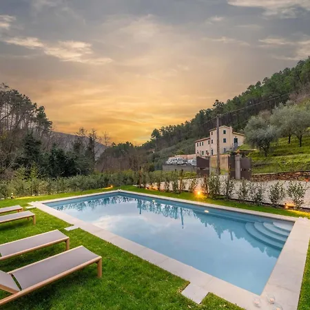 Luxurious Modern In Lucca Villa