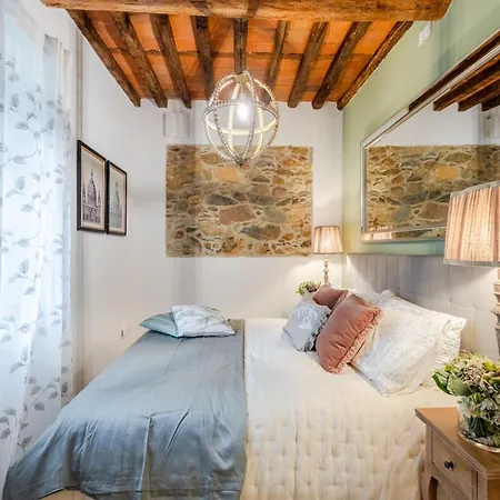 Villa In Tuscany With Private Pool *