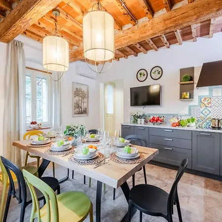Luxurious Modern In Lucca Santa Maria Giudice